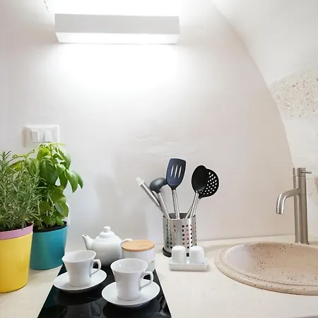 Blu Cielo Terra - Nel Cuore Della Citta' Bianca * 오스투니